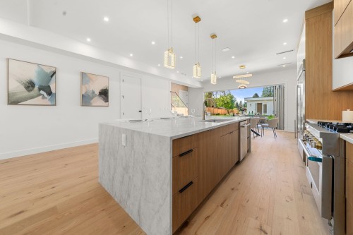 1511 Burrill Avenue, North Vancouver, BC 