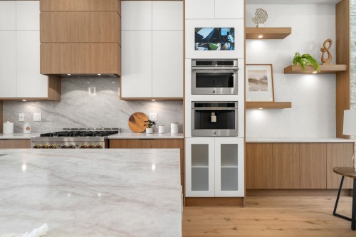 1511 Burrill Avenue, North Vancouver, BC 