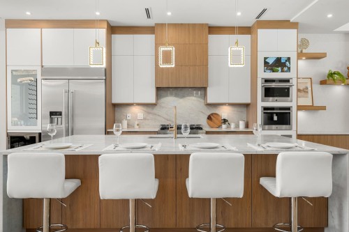 1511 Burrill Avenue, North Vancouver, BC 