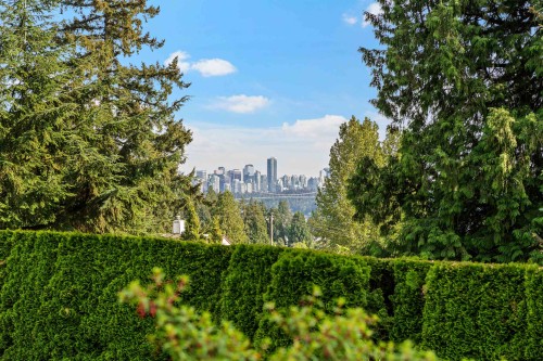 1240 Nepal Crescent, West Vancouver, BC 