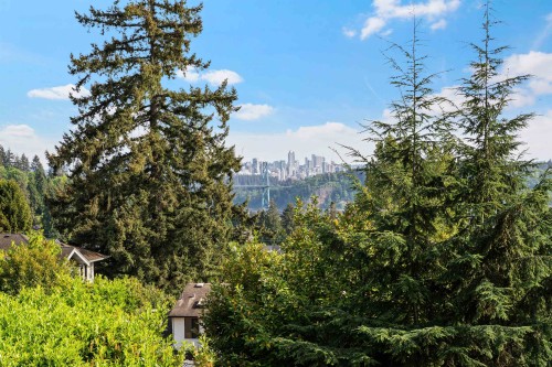 1240 Nepal Crescent, West Vancouver, BC 