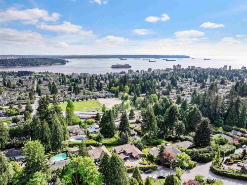 1240 Nepal Crescent, West Vancouver, BC 