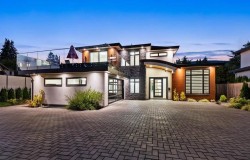 3560 Highland Boulevard  North Vancouver, BC V7R 2Y6