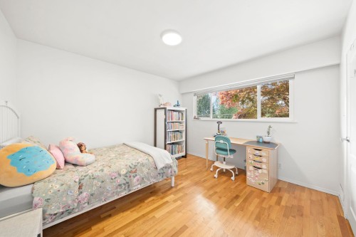 4792 Cedarcrest Avenue, North Vancouver, BC 
