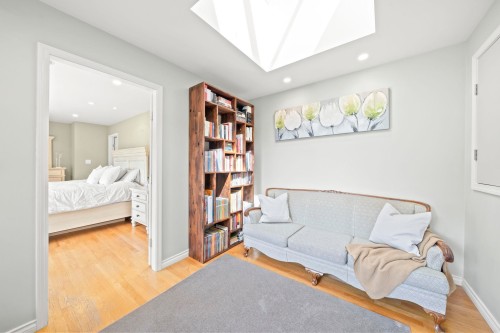 4792 Cedarcrest Avenue, North Vancouver, BC 