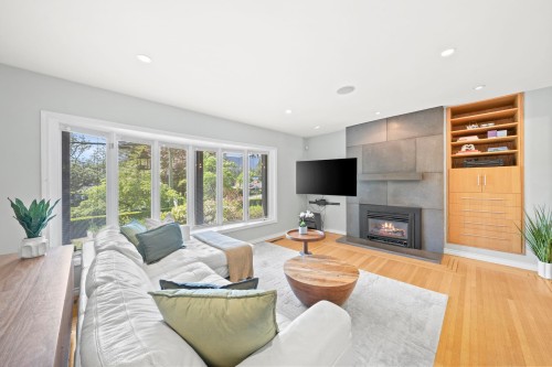 4792 Cedarcrest Avenue, North Vancouver, BC 