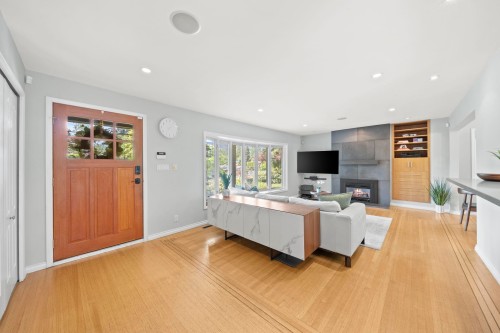 4792 Cedarcrest Avenue, North Vancouver, BC 