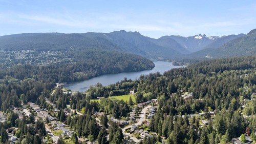 4792 Cedarcrest Avenue, North Vancouver, BC 