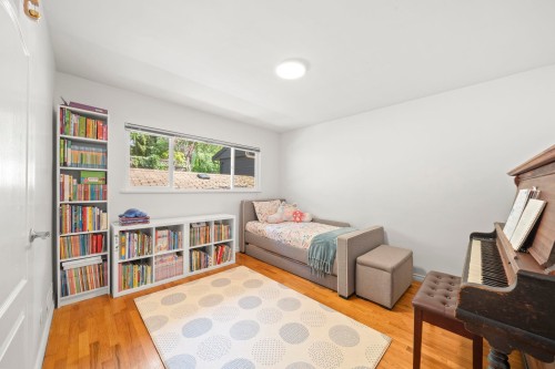 4792 Cedarcrest Avenue, North Vancouver, BC 