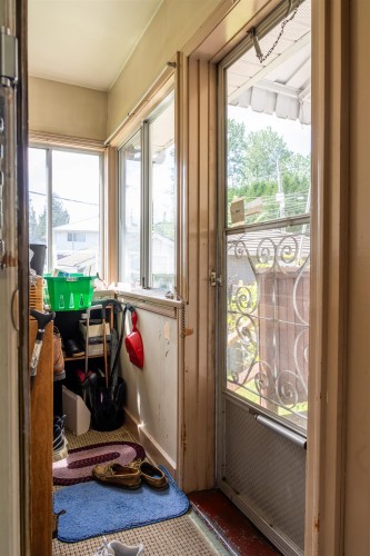 2812 18Th Avenue E, Vancouver, BC 