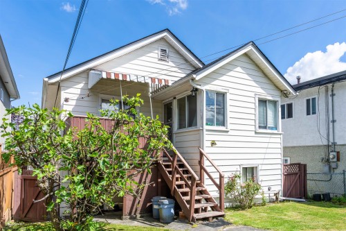2812 18Th Avenue E, Vancouver, BC 