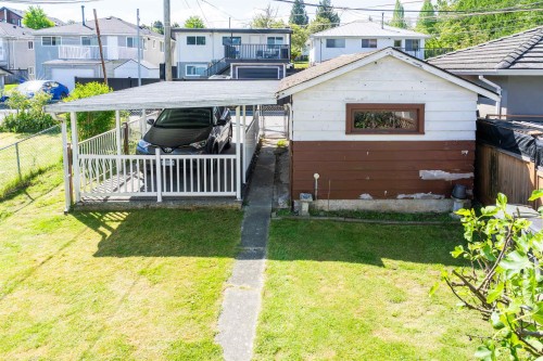 2812 18Th Avenue E, Vancouver, BC 