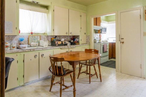 2812 18Th Avenue E, Vancouver, BC 