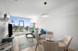 2006-7388 Kingsway Burnaby, BC V3N 0G9