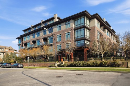 104-260 Salter Street  New Westminster, BC V3M 0J4