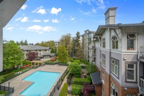 404-4883 Maclure Mews  Vancouver, BC V6J 5M8