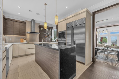 2567 Lawson Avenue, West Vancouver, BC 