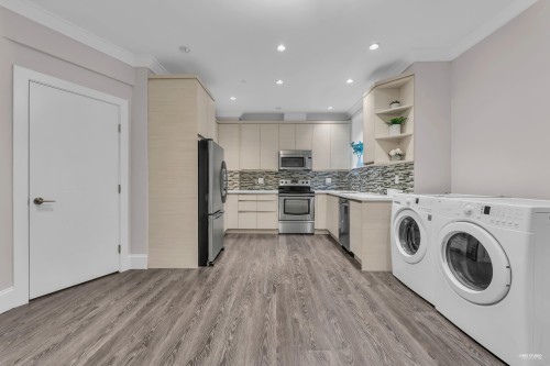 2567 Lawson Avenue, West Vancouver, BC 