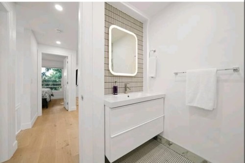 1620 Mclean Drive, Vancouver, BC 