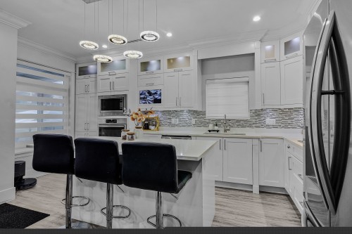 8175 10Th Avenue, Burnaby, BC 