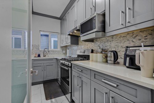 8175 10Th Avenue, Burnaby, BC 