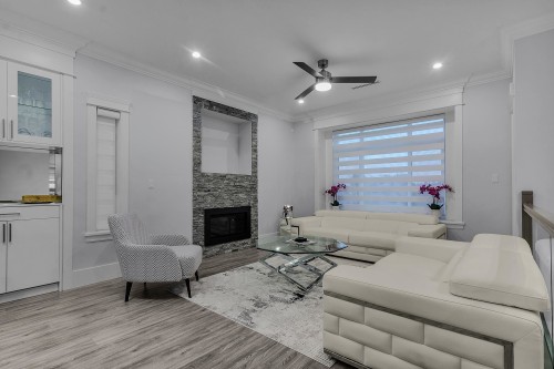 8175 10Th Avenue, Burnaby, BC 