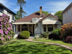 185 23rd Avenue W Vancouver, BC V5Y 2H1