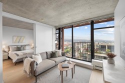 3705-128 Cordova Street W Vancouver, BC V6B 0E6