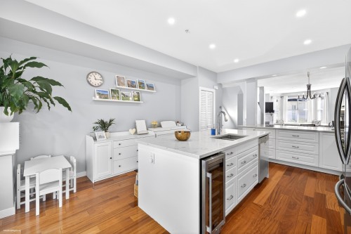8527 Aquitania Place, Vancouver, BC 