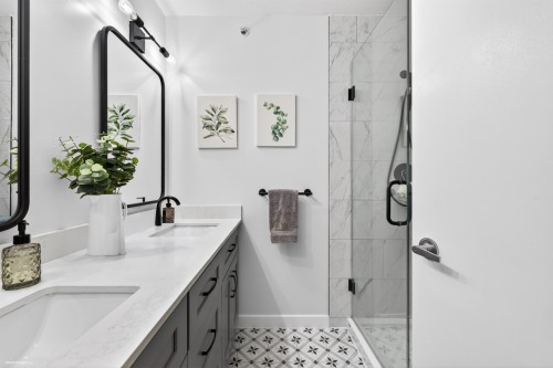 8527 Aquitania Place, Vancouver, BC 