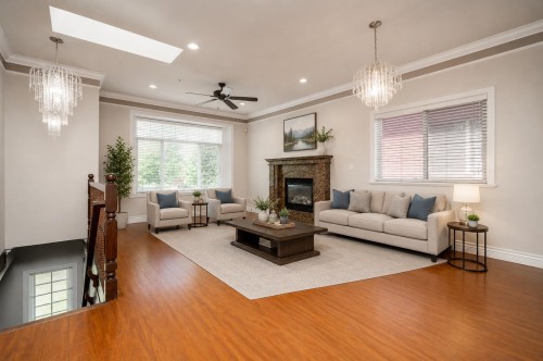 7202 Ross Street, Vancouver, BC - Indoor Photo Showing Living Room With Fireplace
