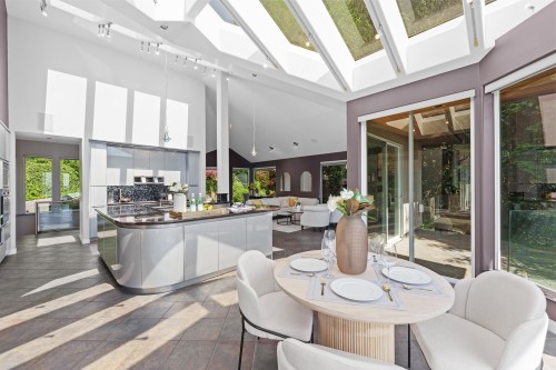 4253 Rockbank Place, West Vancouver, BC 