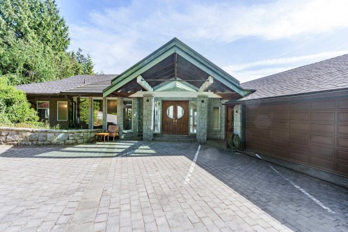 4253 Rockbank Place, West Vancouver, BC 