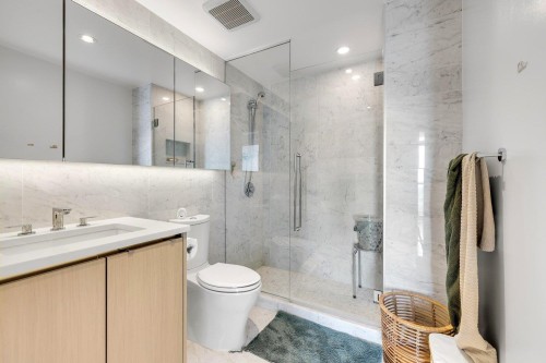 4207-4720 Lougheed Highway, Burnaby, BC 