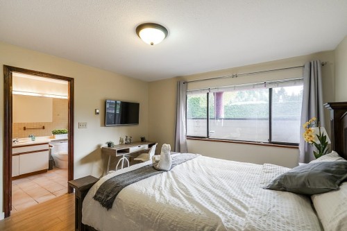 6379 Bruce Street, West Vancouver, BC 