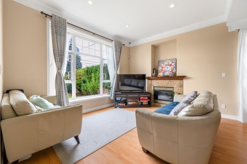 7119 10Th Avenue, Burnaby, BC 