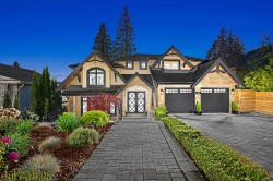 673 Sylvan Avenue  North Vancouver, BC V7R 2E8