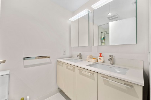 806-2221 30Th Avenue E, Vancouver, BC 