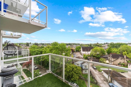 806-2221 30Th Avenue E, Vancouver, BC 
