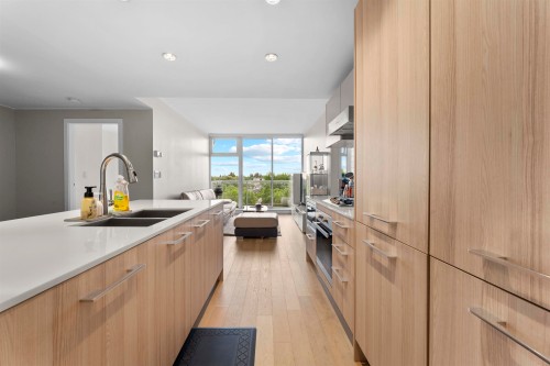 806-2221 30Th Avenue E, Vancouver, BC 