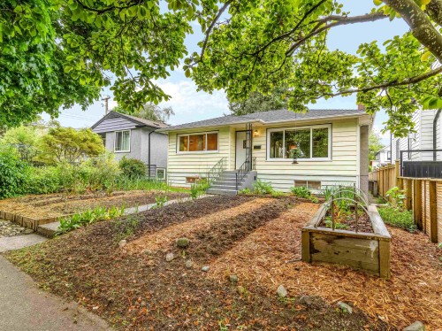 2578 15Th Avenue E, Vancouver, BC 