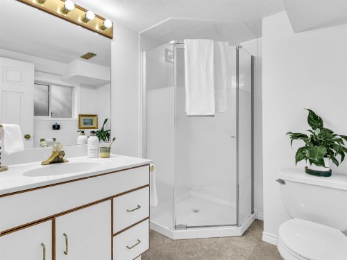 2578 15Th Avenue E, Vancouver, BC 