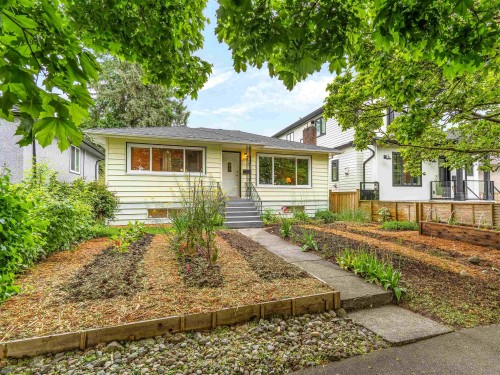 2578 15Th Avenue E, Vancouver, BC 