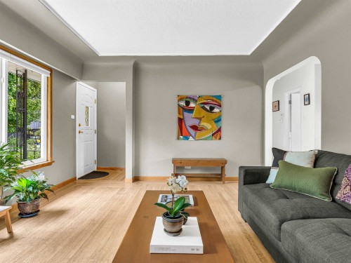 2578 15Th Avenue E, Vancouver, BC 