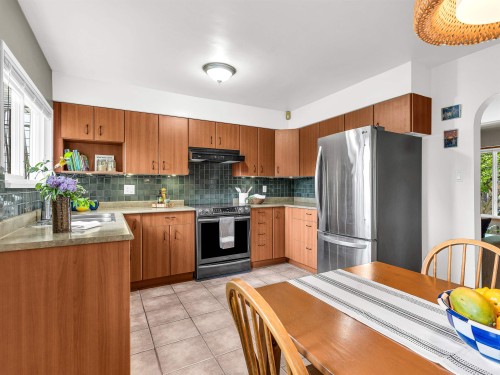 2578 15Th Avenue E, Vancouver, BC 