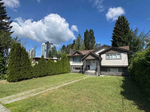 589 Foster Avenue, Coquitlam, BC 