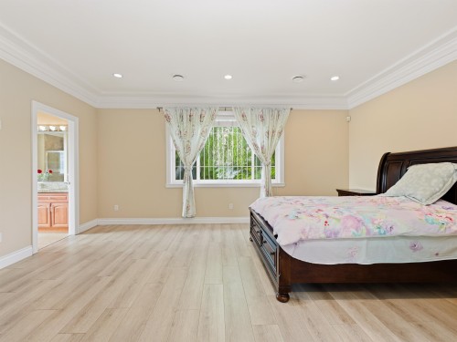 5631 Clearwater Drive, Richmond, BC 