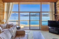 276 Smugglers Cove Road Bowen Island, BC V0N 1G1