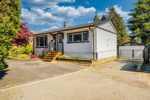 300 Tenth Avenue  New Westminster, BC V3L 2B2