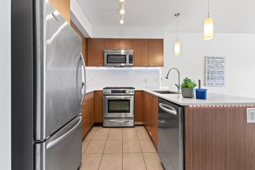303-1330 Marine Drive, North Vancouver, BC 